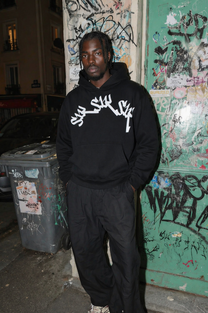 Hoodie Negro “SKIN WALKER”