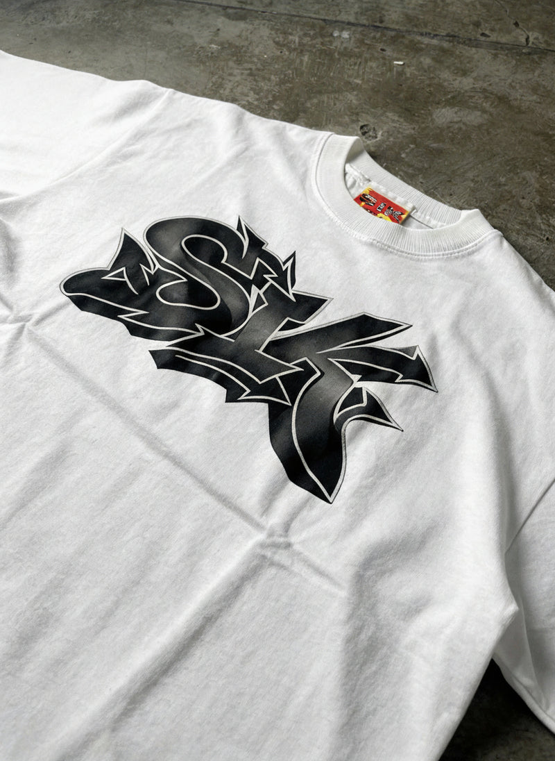 T-Shirt Blanca “SIK LOGO” Hover